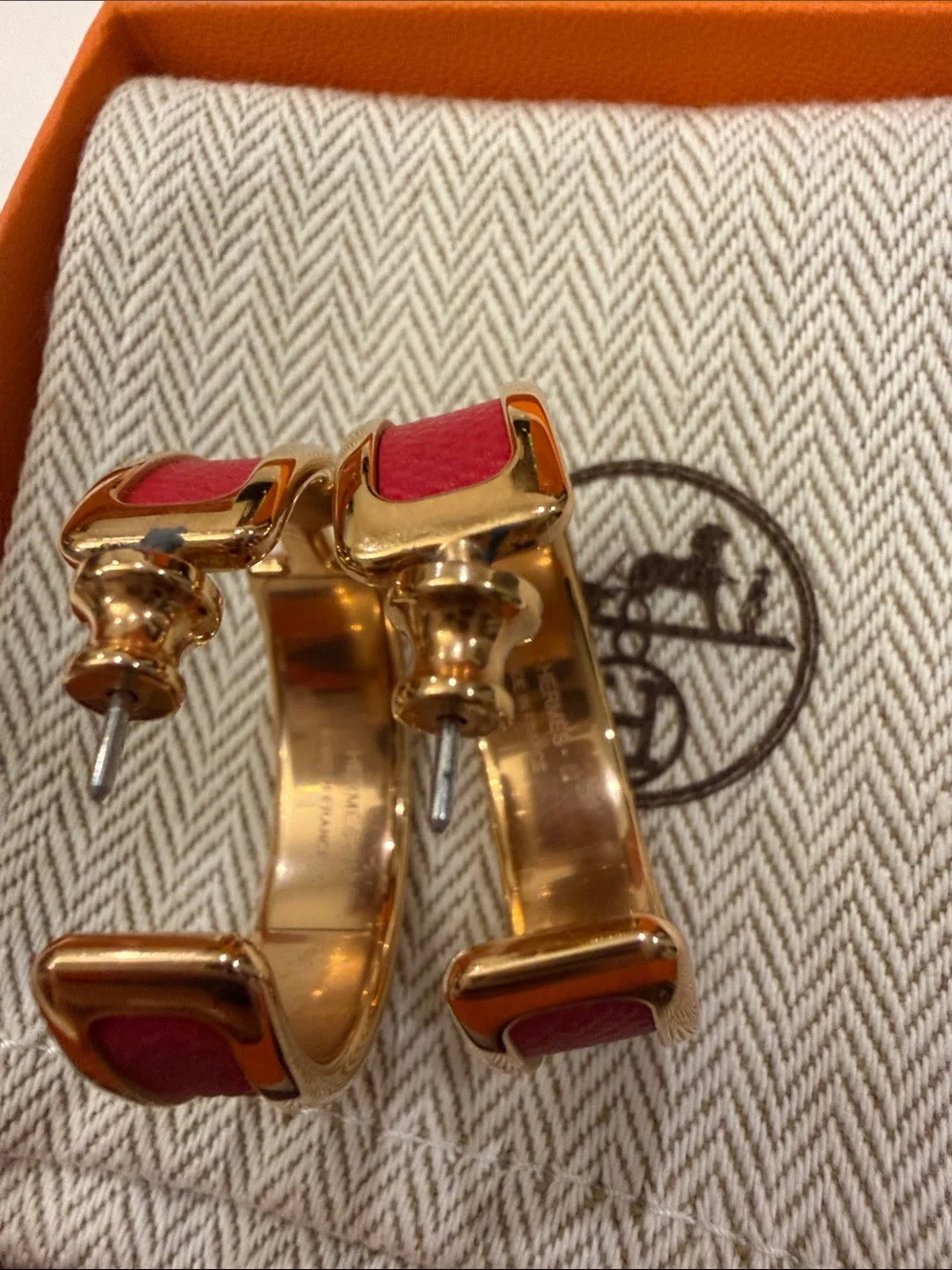 Hermes distinctive shaped